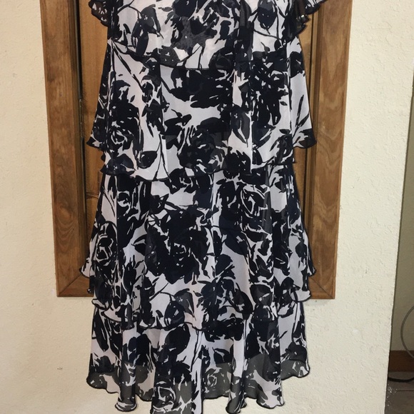 Sleeveless Tunic Top - Picture 8 of 8